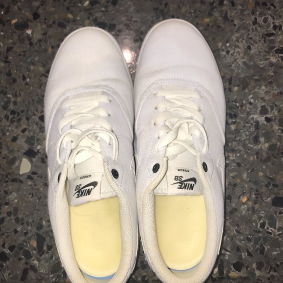 ❗️SOLD ❗️Light lilac/ white Nike SB sneaker size 9 - Picture 3 of 5